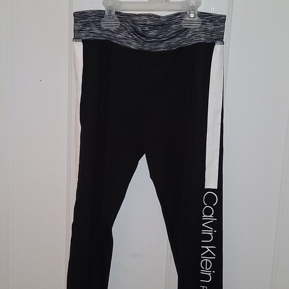 Calvin Klein Performance Black Capri Leggings